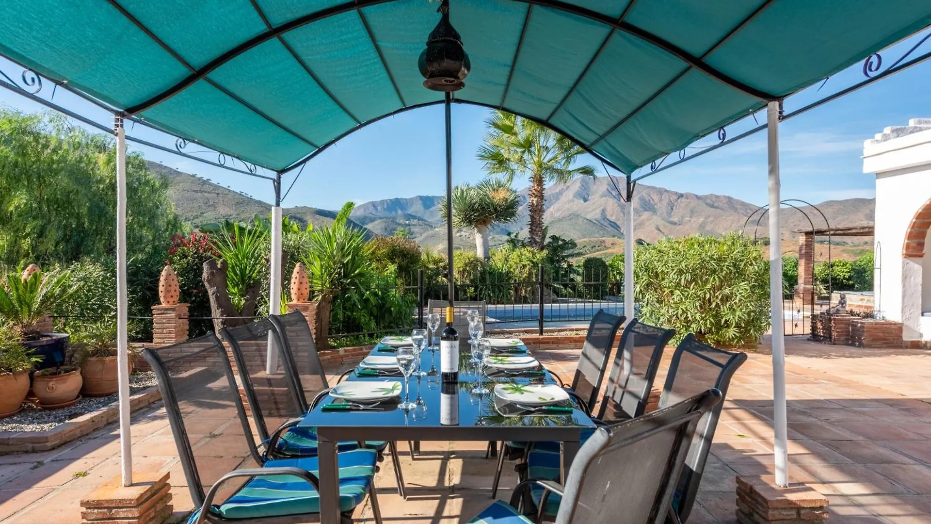 Gorgeous Spanish Chalet, Pool And Views Malaga Spain