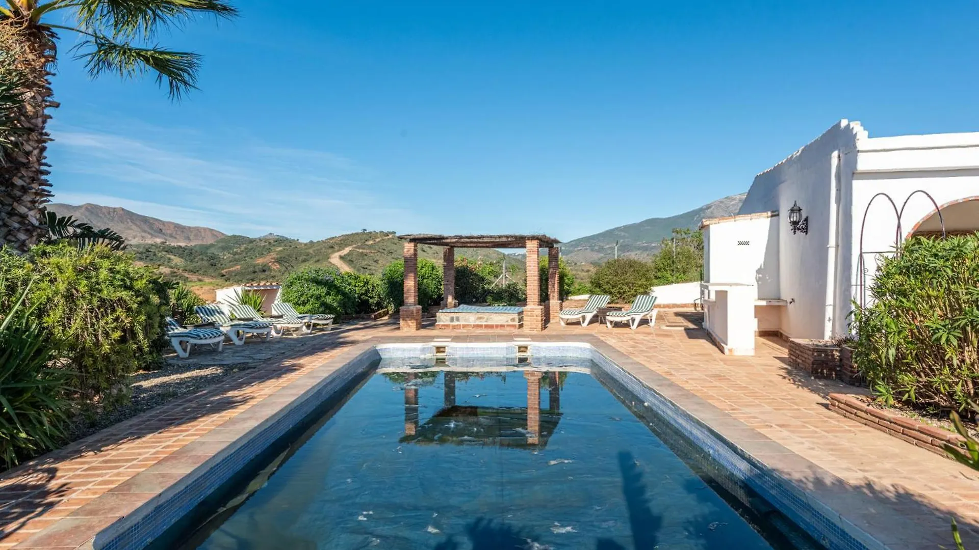 Chalet Gorgeous Spanish Chalet, Pool And Views Malaga Spain