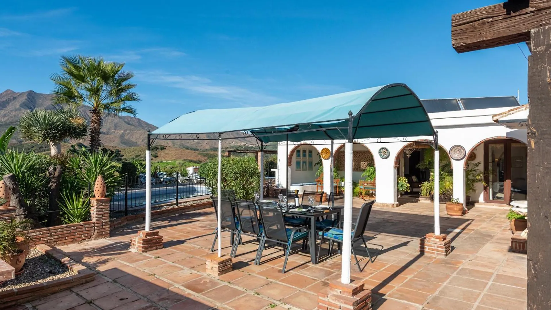 Gorgeous Spanish Chalet, Pool And Views Malaga Chalet