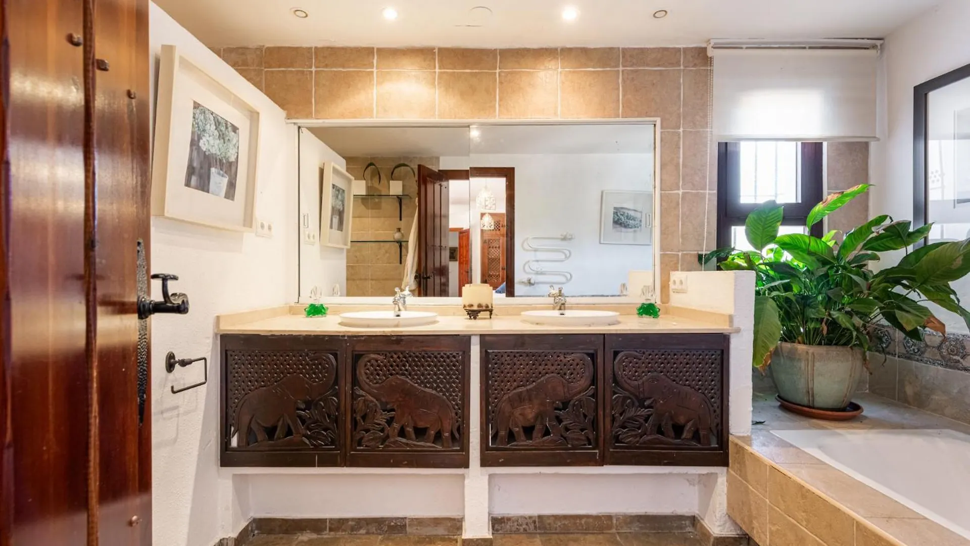 Gorgeous Spanish Chalet, Pool And Views Malaga Chalet