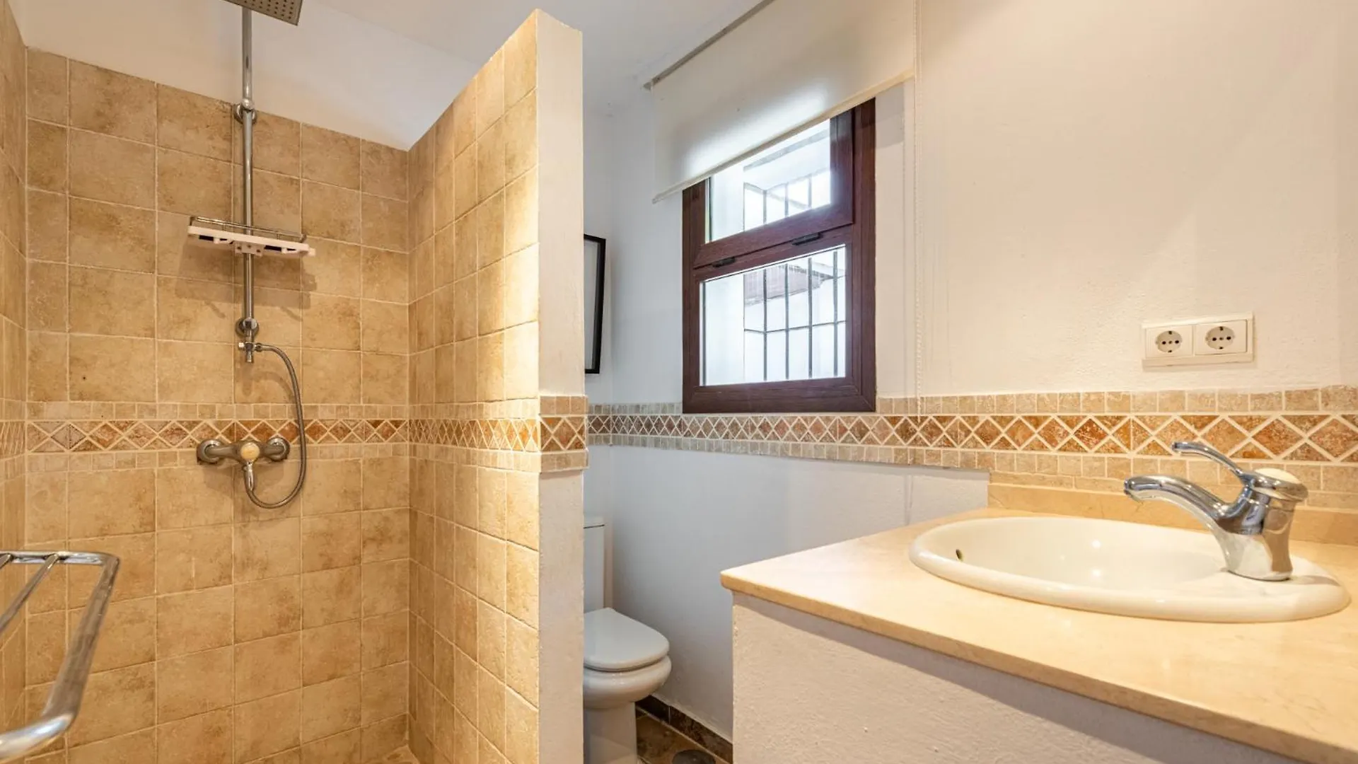 Gorgeous Spanish Chalet, Pool And Views Malaga 0*,
